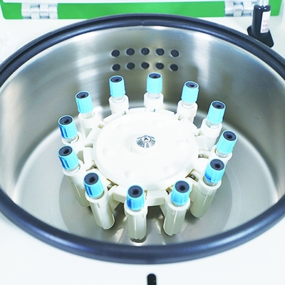 Benchtop Hochleistungs Rotblutzellen Wascher Zentrifuge 12 Röhren Höchstgeschwindigkeit 4500
