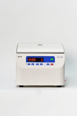 Ruhige und effiziente Labtech-Tischoberfläche Niedriggeschwindigkeits-Zentrifuge Höchstgeschwindigkeit 4000 Umdrehungen pro Minute und Geräuschpegel ≤ 55 dB ((A))